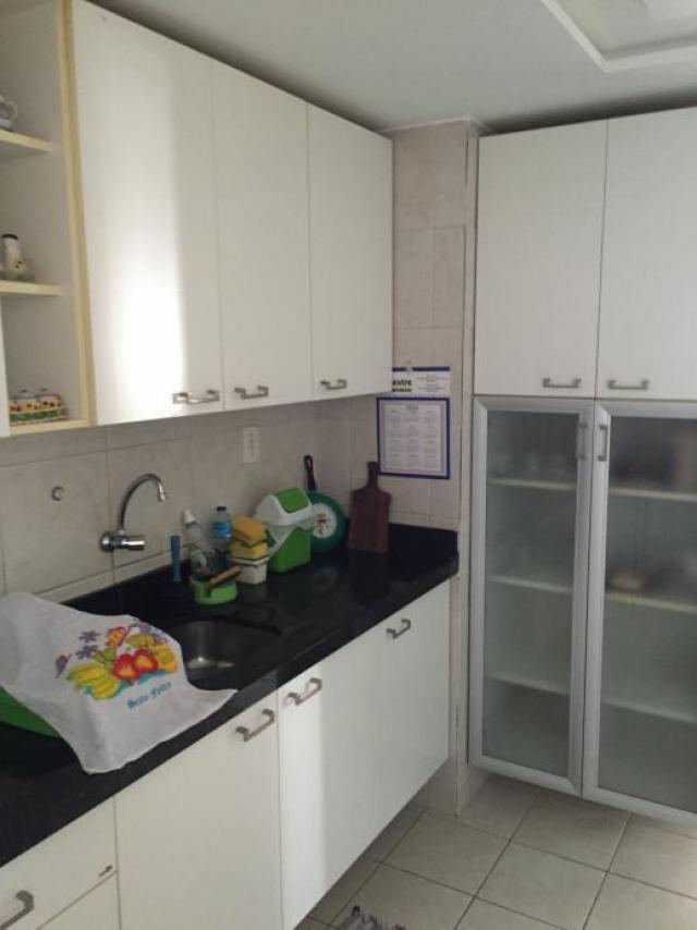 Amplo apartamento no Bessa com 03 suítes.